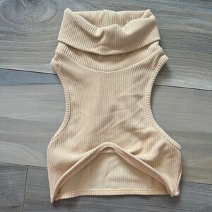 Turtle neck nude crop top